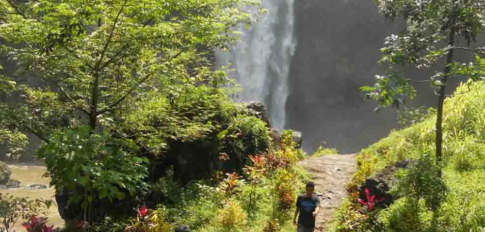 Air Terjun Tiu Pupus Lombok