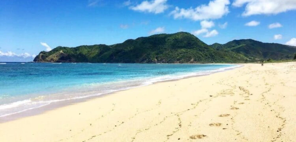 Pesona Pantai Lancing Lombok